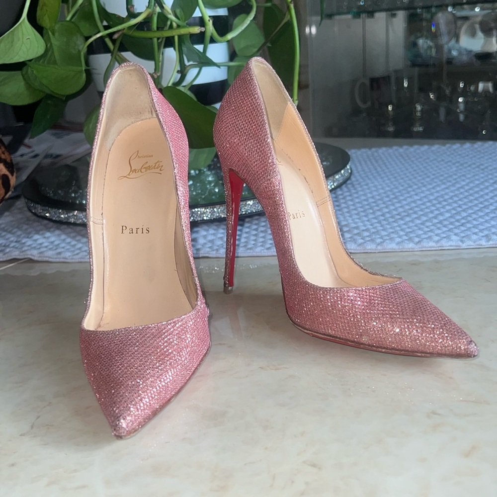 Authentic pink glitter so Kate size 38